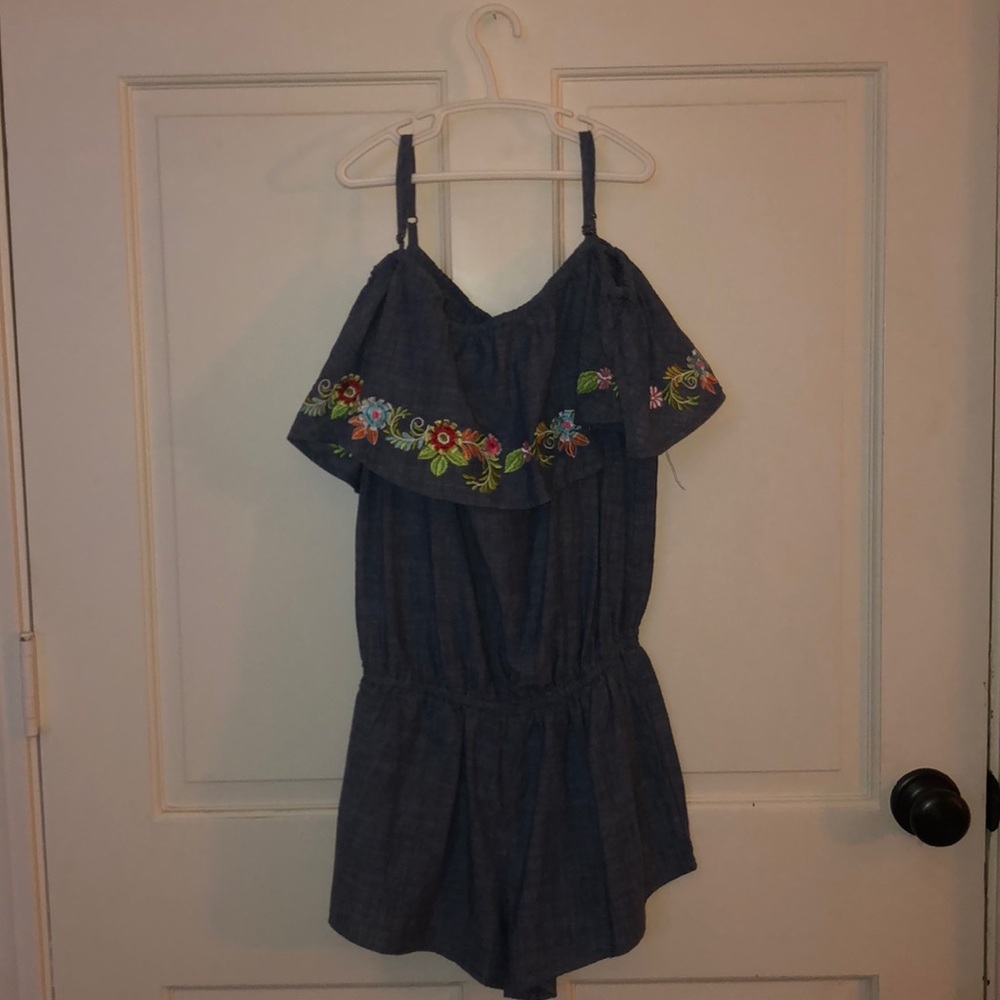 Off the shoulder jumper.